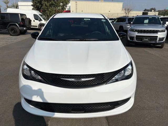 2026 Chrysler Voyager VOYAGER LX