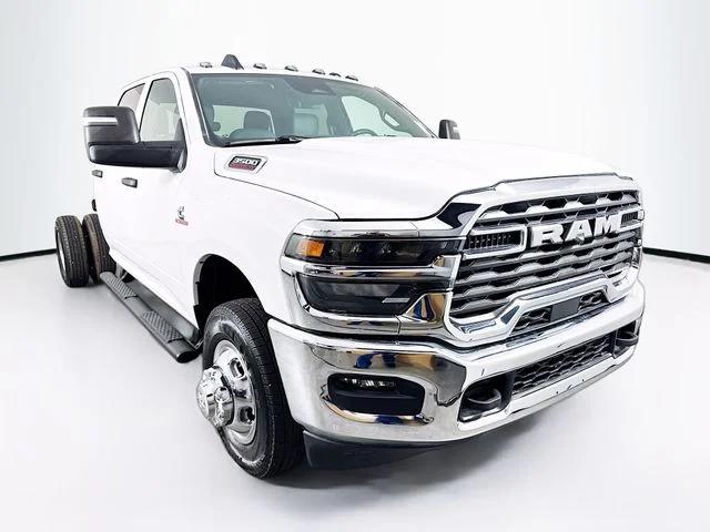 2026 RAM Ram 3500 Chassis Cab RAM 3500 TRADESMAN CREW CAB CHASSIS 4X4 60 CA