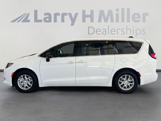 2026 Chrysler Voyager VOYAGER LX