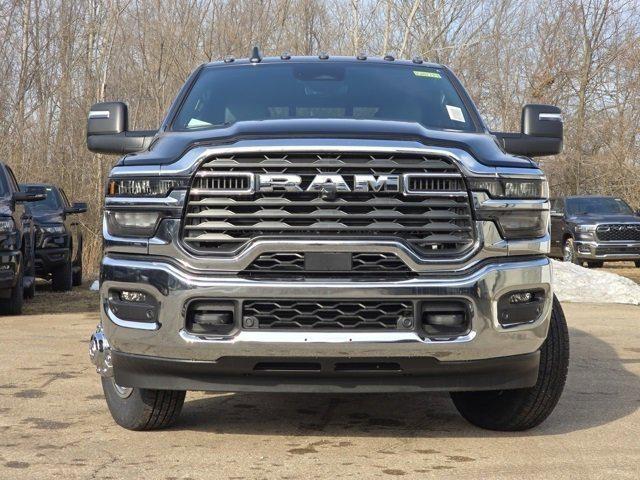 2026 RAM Ram 3500 RAM 3500 TRADESMAN CREW CAB 4X4 8 BOX