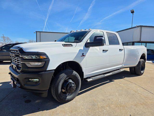 2026 RAM Ram 3500 RAM 3500 TRADESMAN CREW CAB 4X4 8 BOX