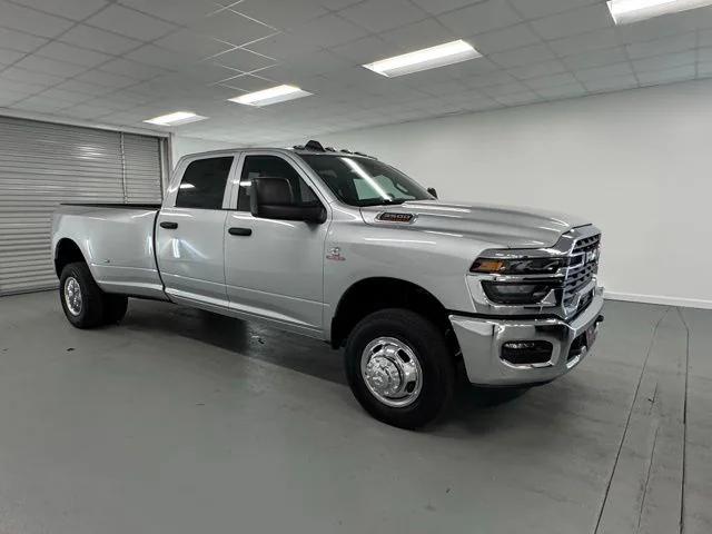 2026 RAM Ram 3500 RAM 3500 TRADESMAN CREW CAB 4X4 8 BOX