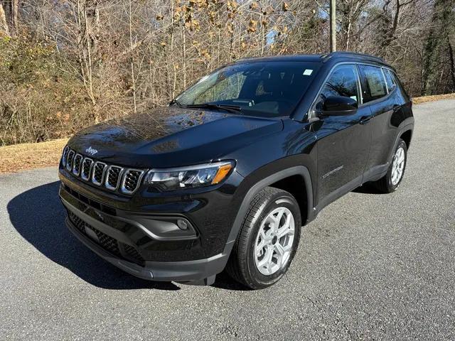 2026 Jeep Compass COMPASS LATITUDE 4X4