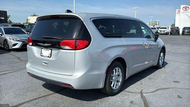 2026 Chrysler Voyager LX