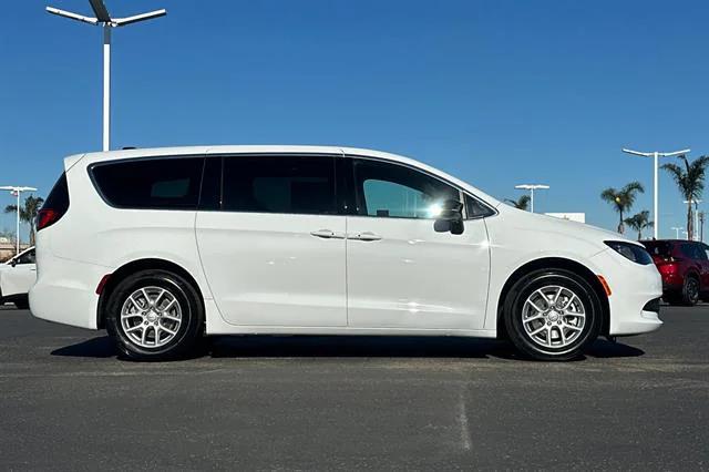 2026 Chrysler Voyager VOYAGER LX