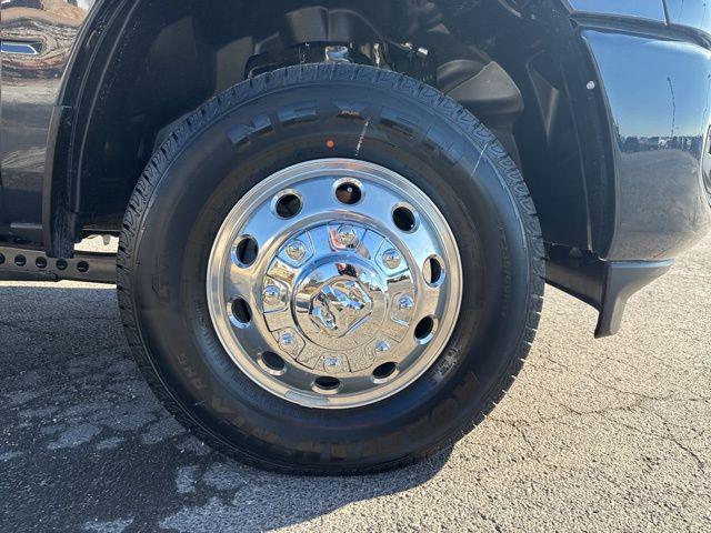 2026 Ram 3500 Laramie Crew Cab 4x4 8' Box