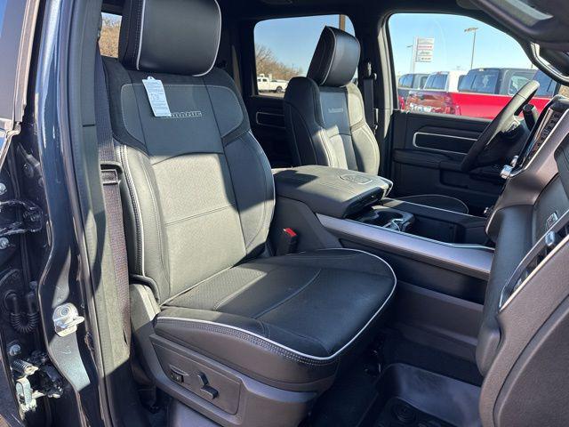 2026 Ram 3500 Laramie Crew Cab 4x4 8' Box