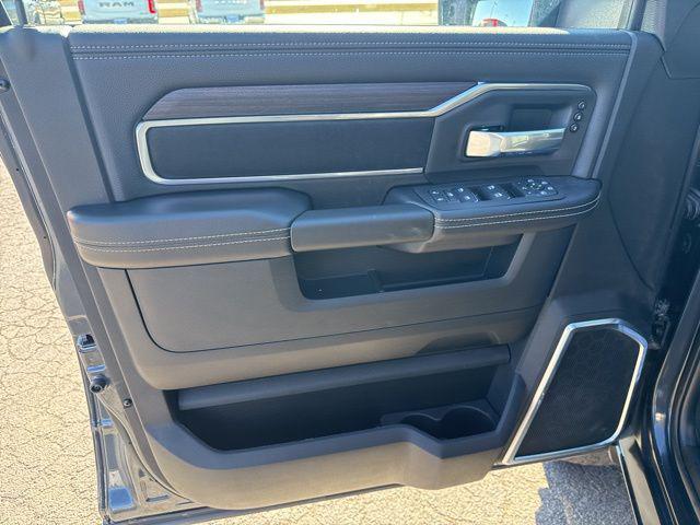 2026 Ram 3500 Laramie Crew Cab 4x4 8' Box