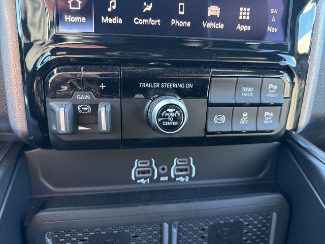 2026 Ram 3500 Laramie Crew Cab 4x4 8' Box
