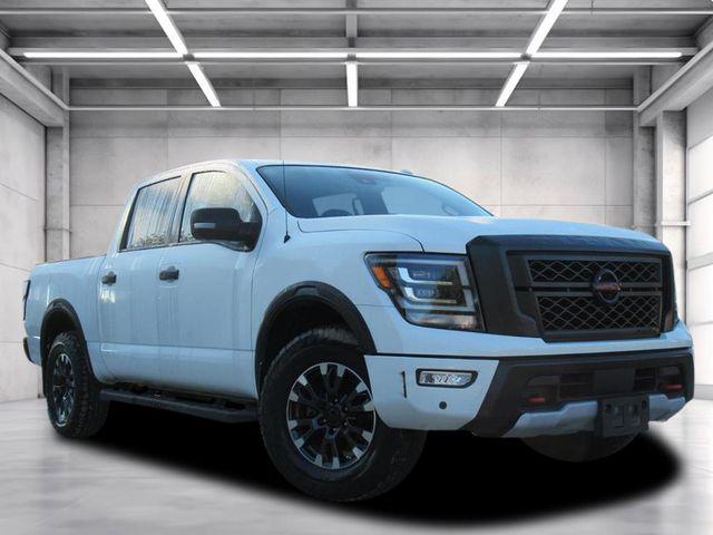 2021 Nissan TITAN Crew Cab PRO-4X 4x4 2021 Nissan TITAN Crew Cab PRO-4X 4x4