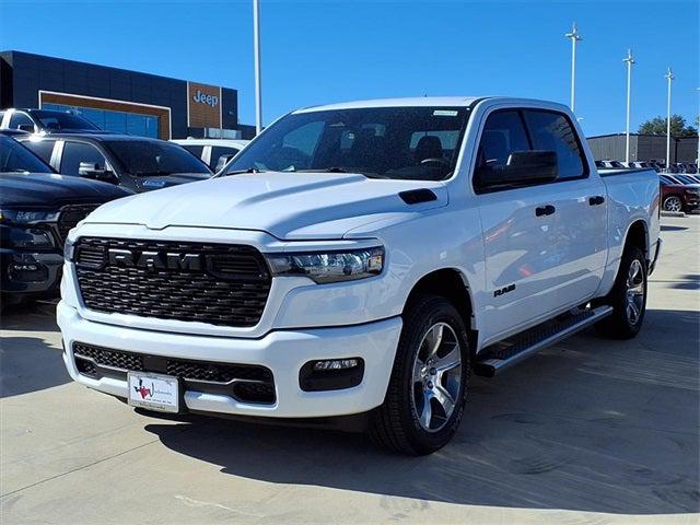 2026 RAM Ram 1500 RAM 1500 EXPRESS CREW CAB 4X4 57 BOX