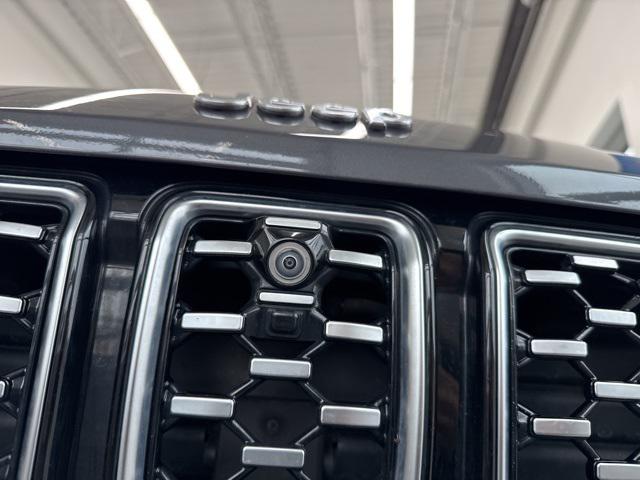 2022 Jeep Grand Cherokee L Summit 4x4 2022 Jeep Grand Cherokee L Summit 4x4