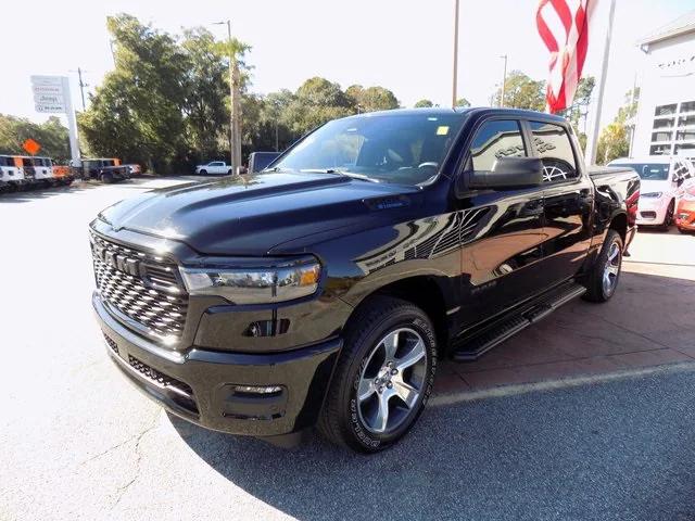 2025 RAM 1500 Tradesman Crew Cab 4x2 57 Box 2025 RAM 1500 Tradesman Crew Cab 4x2 57 Box