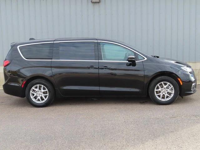 2024 Chrysler Pacifica Touring L 2024 Chrysler Pacifica Touring L