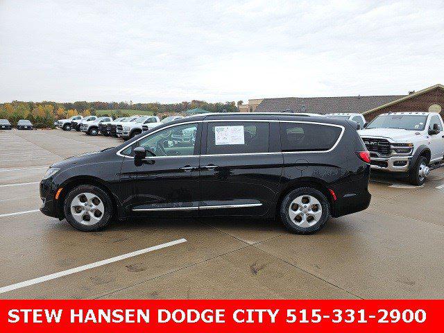 2017 Chrysler Pacifica Touring-L Plus 2017 Chrysler Pacifica Touring-L Plus