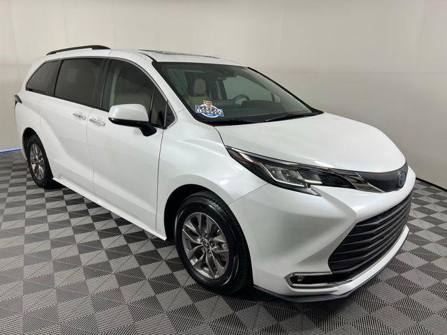 2022 Toyota Sienna XLE 2022 Toyota Sienna XLE