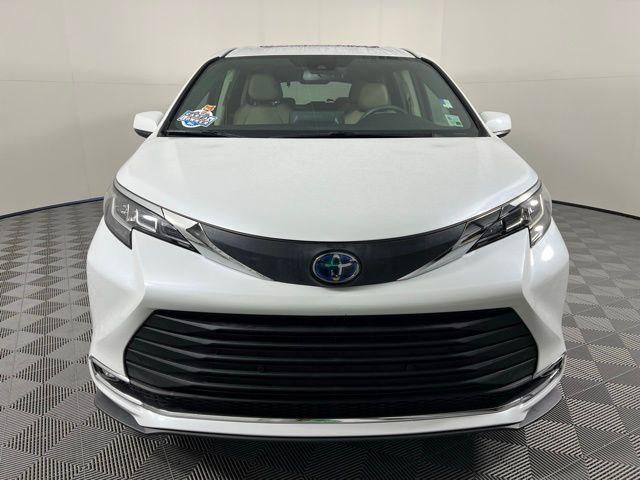 2022 Toyota Sienna XLE 2022 Toyota Sienna XLE