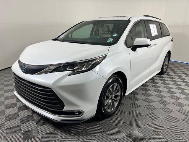 2022 Toyota Sienna XLE 2022 Toyota Sienna XLE