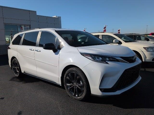2022 Toyota Sienna XSE 2022 Toyota Sienna XSE