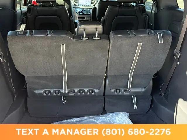 2026 Chrysler Pacifica Select AWD
