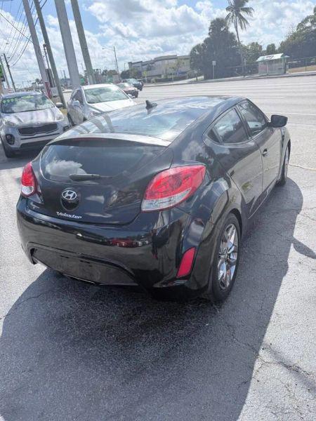 2013 Hyundai Veloster Base w/Gray