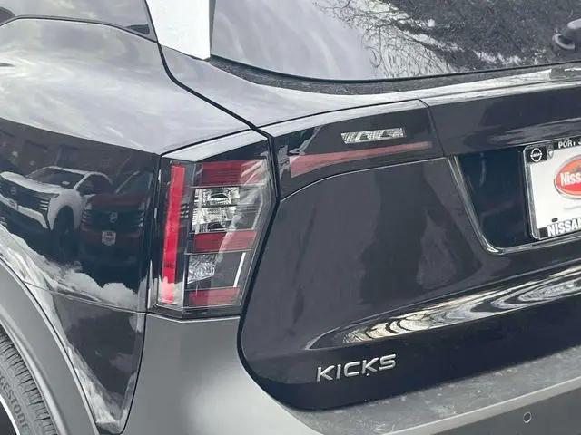 2026 Nissan Kicks SR