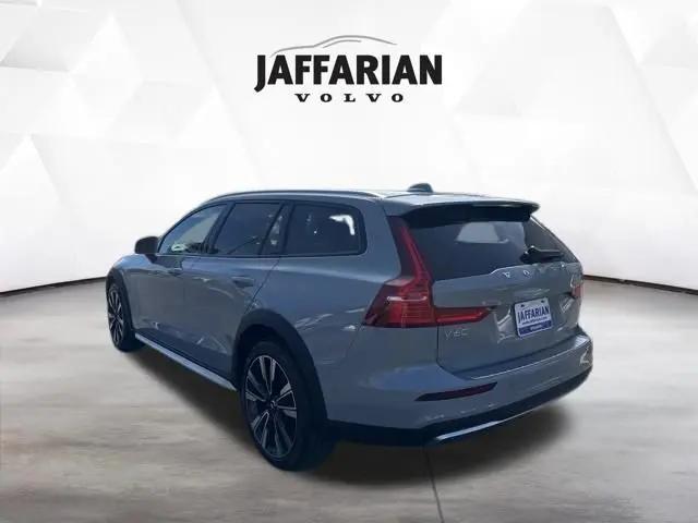 2026 Volvo V60 Cross Country Ultra, B5 AWD Gas (mild hybrid)