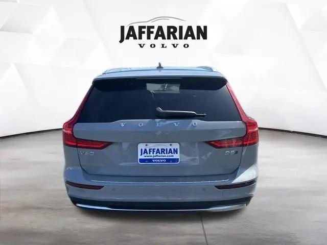 2026 Volvo V60 Cross Country Ultra, B5 AWD Gas (mild hybrid)