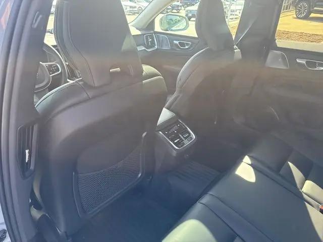 2026 Volvo V60 Cross Country Ultra, B5 AWD Gas (mild hybrid)