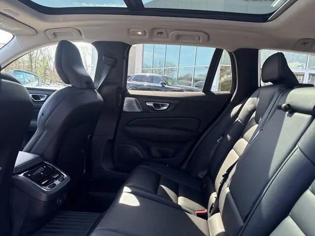 2026 Volvo V60 Cross Country Ultra, B5 AWD Gas (mild hybrid)