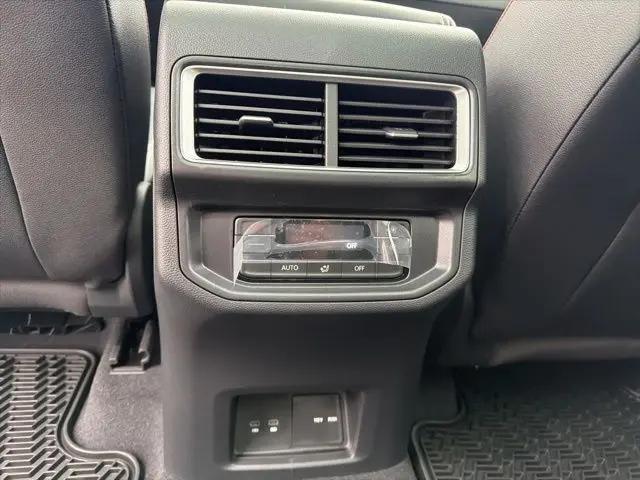 2026 Volkswagen Atlas Peak Edition