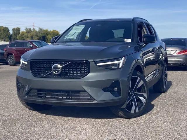 2026 Volvo XC40 Ultra, B5 AWD Gas (mild hybrid), Dark