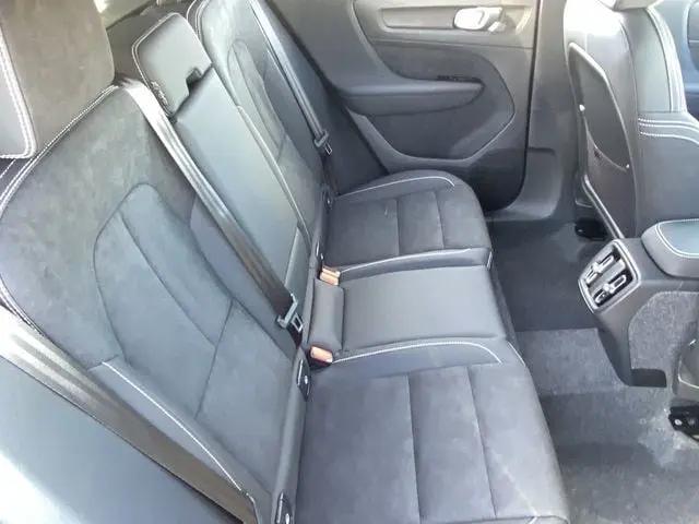 2026 Volvo XC40 Ultra, B5 AWD Gas (mild hybrid), Dark