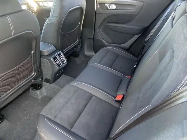2026 Volvo XC40 Ultra, B5 AWD Gas (mild hybrid), Dark