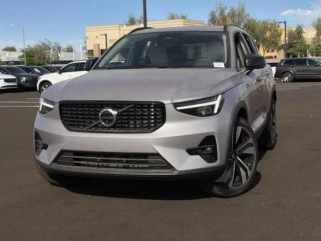 2026 Volvo XC40 Ultra, B5 AWD Gas (mild hybrid), Dark