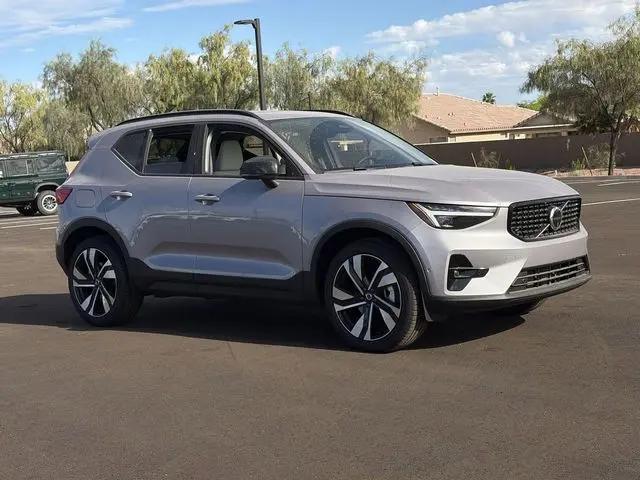 2026 Volvo XC40 Ultra, B5 AWD Gas (mild hybrid), Dark