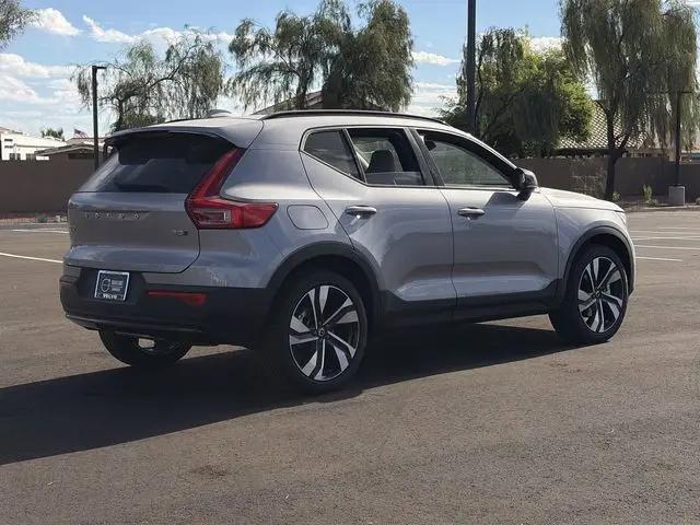 2026 Volvo XC40 Ultra, B5 AWD Gas (mild hybrid), Dark