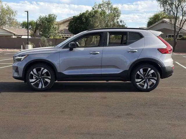 2026 Volvo XC40 Ultra, B5 AWD Gas (mild hybrid), Dark
