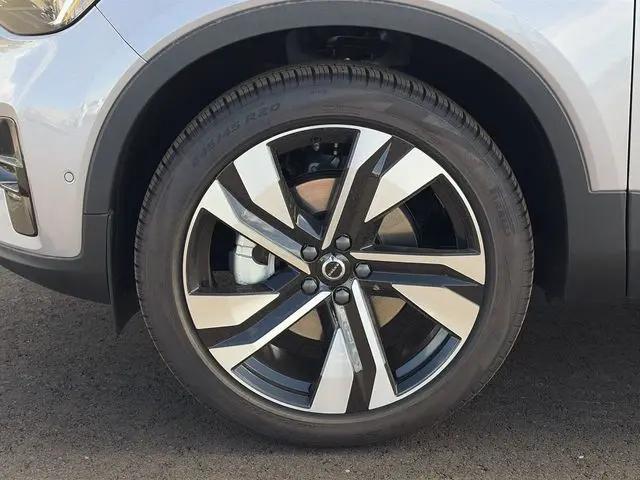 2026 Volvo XC40 Ultra, B5 AWD Gas (mild hybrid), Dark