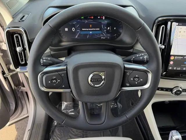 2026 Volvo XC40 Ultra, B5 AWD Gas (mild hybrid), Dark