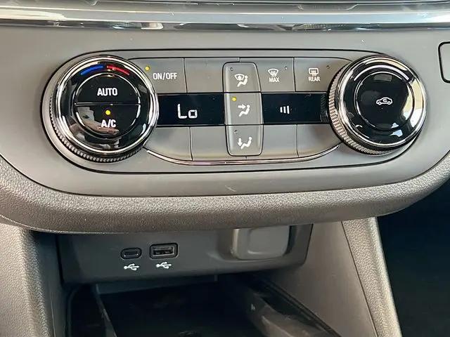 2026 Buick NV Preferred FWD