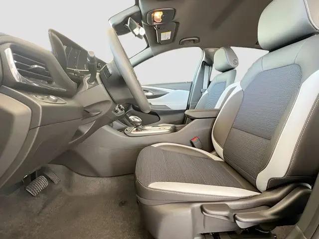 2026 Buick NV Preferred FWD