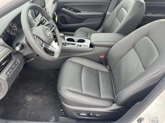 2025 Nissan Altima SL FWD