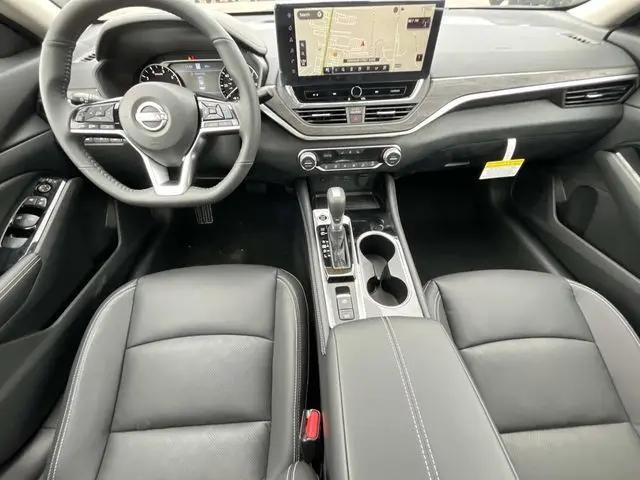 2025 Nissan Altima SL FWD