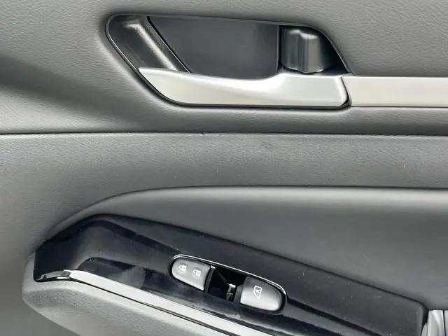 2025 Nissan Altima SL FWD