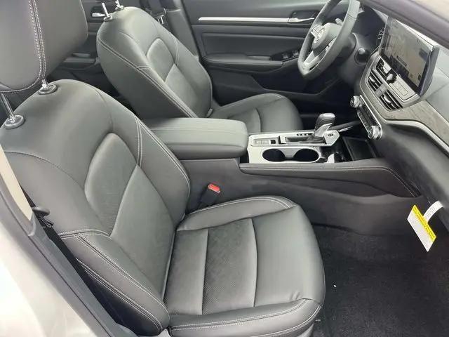 2025 Nissan Altima SL FWD
