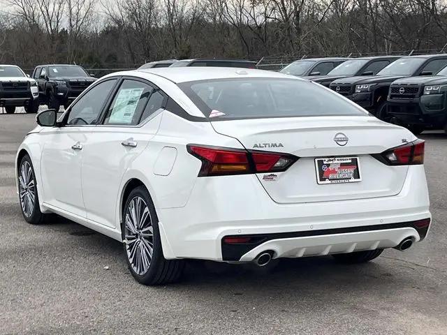 2025 Nissan Altima SL FWD