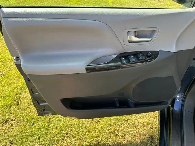 2020 Toyota Sienna XLE