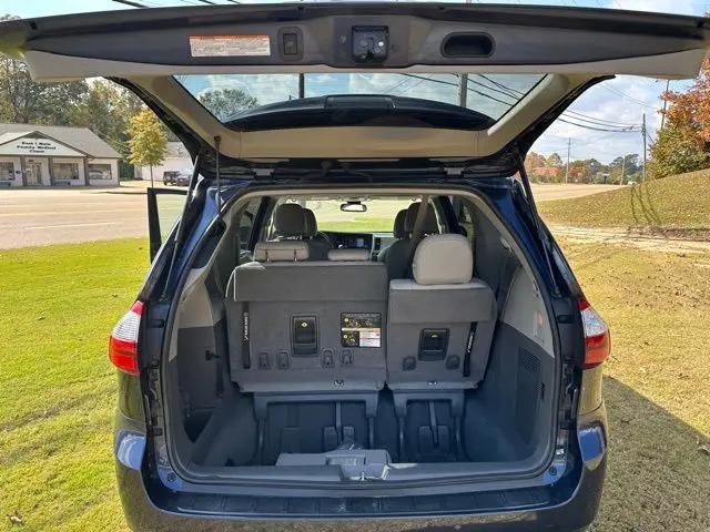 2020 Toyota Sienna XLE
