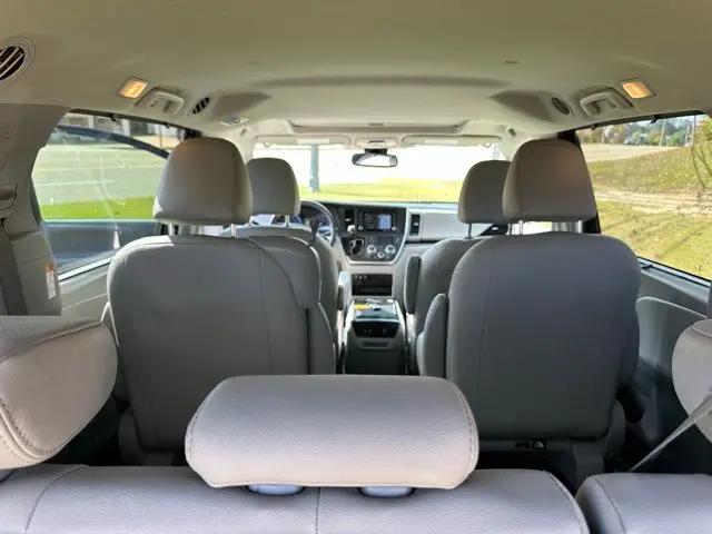 2020 Toyota Sienna XLE